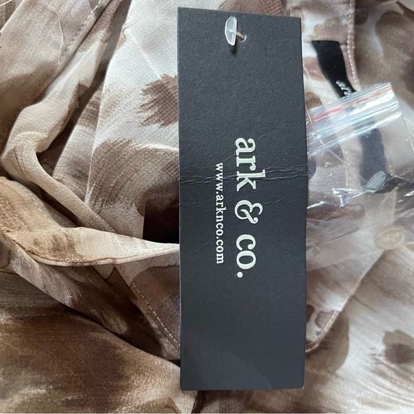 “Ark & Co” Brown semi Sheer Cream Tunic Top size Medium NWT - Picture 8 of 11